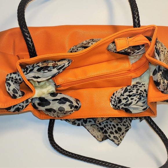 Penelope Ann Pretty Is As Pretty Does Handbag - Picture 2 of 8